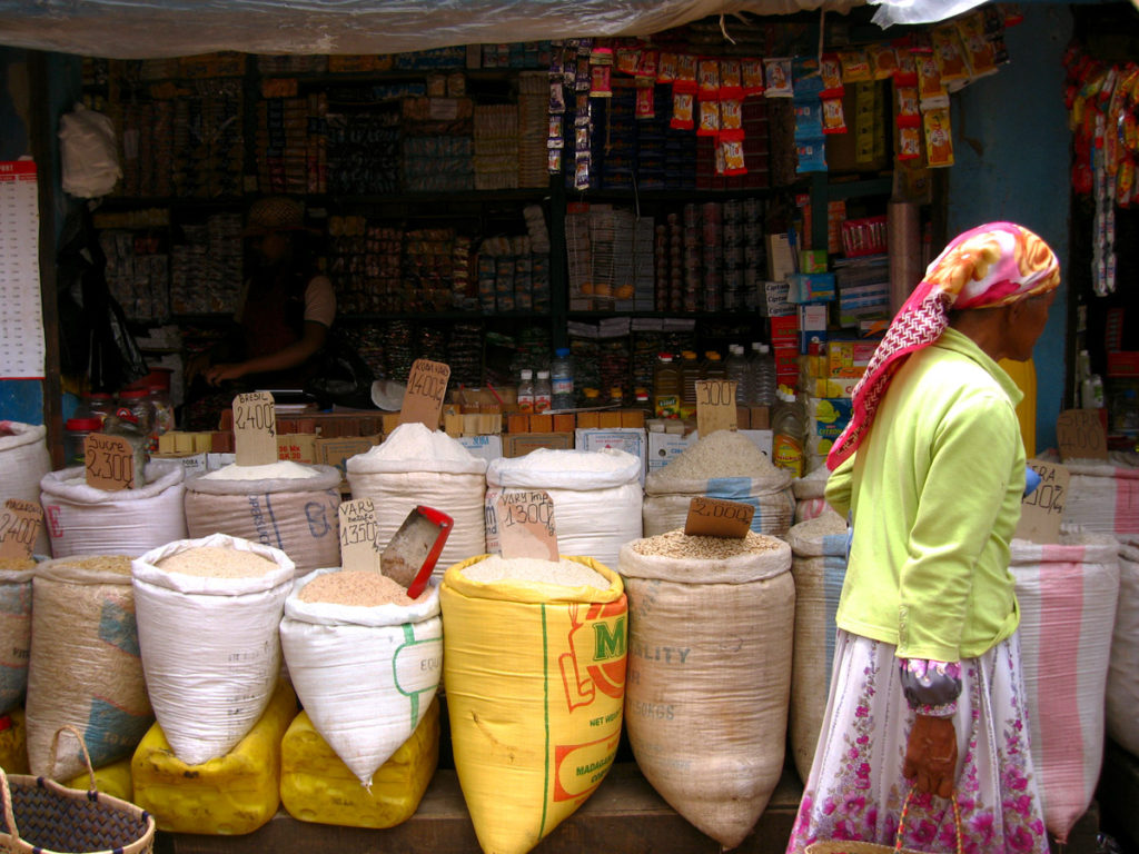A standard "épicerie" on the side of the road in Antsirabe. Here you can buy any quantity of several types of rice, flour, sugar, and an assortment of manufactured goods.